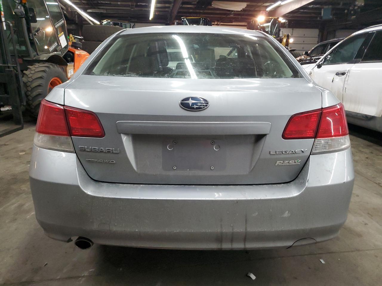 2012 SUBARU LEGACY 2.5 - Image 6