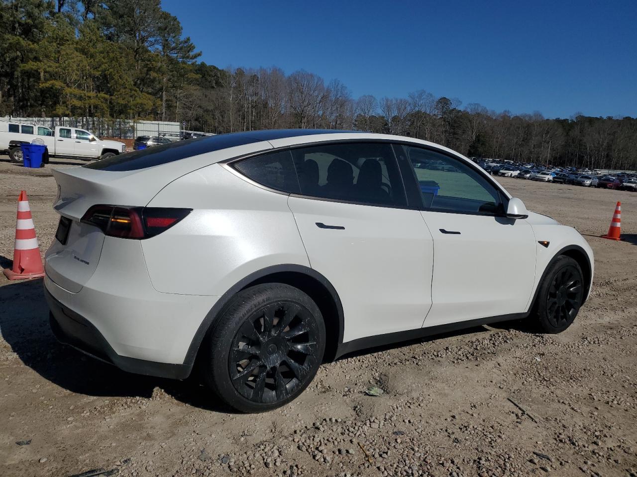 2023 TESLA MODEL Y - Image 3