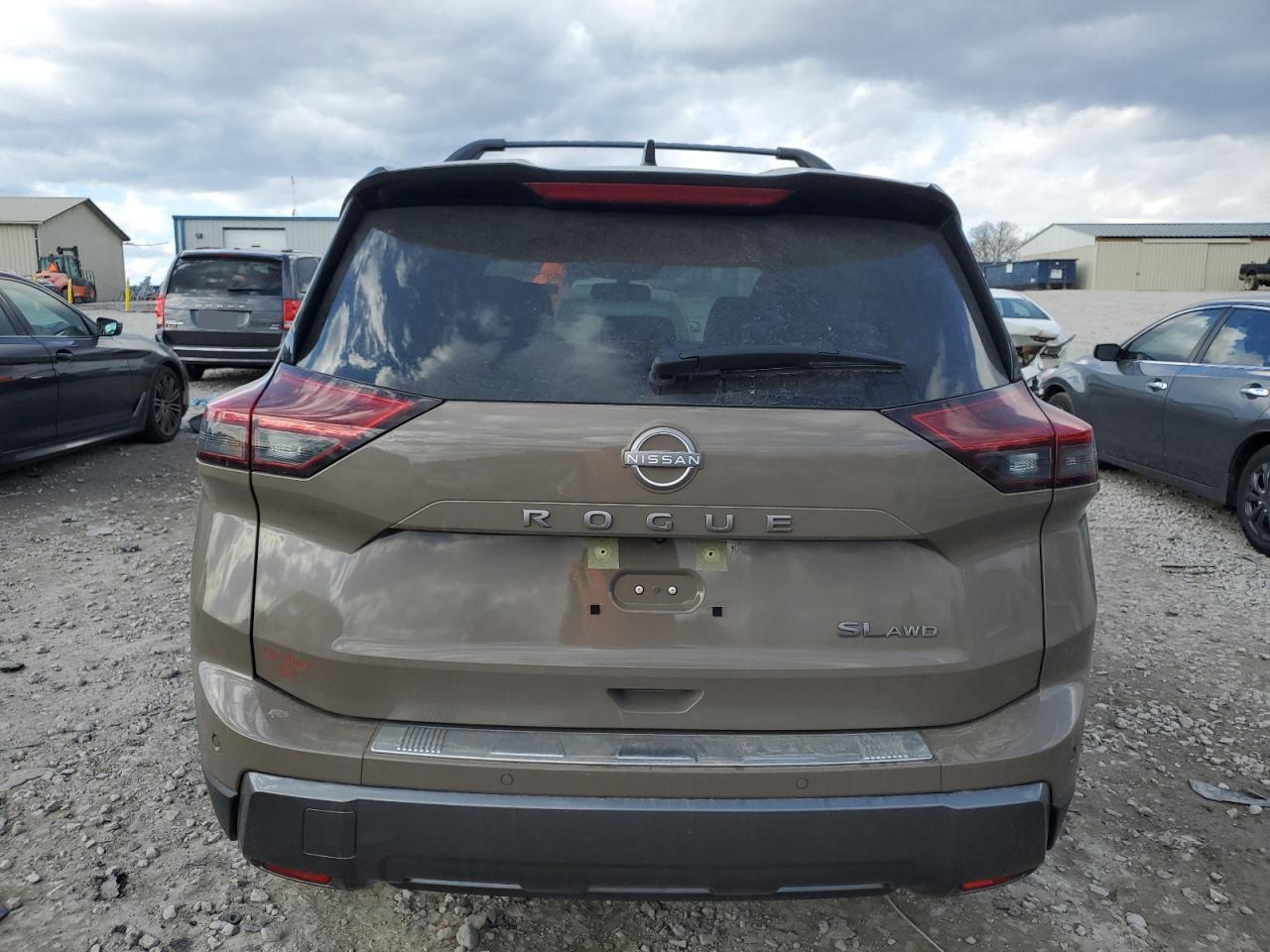 2024 NISSAN ROGUE SL - Image 6