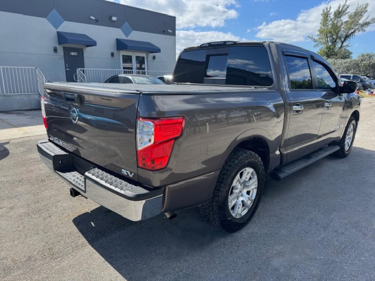 2018 NISSAN TITAN S - Фото 3