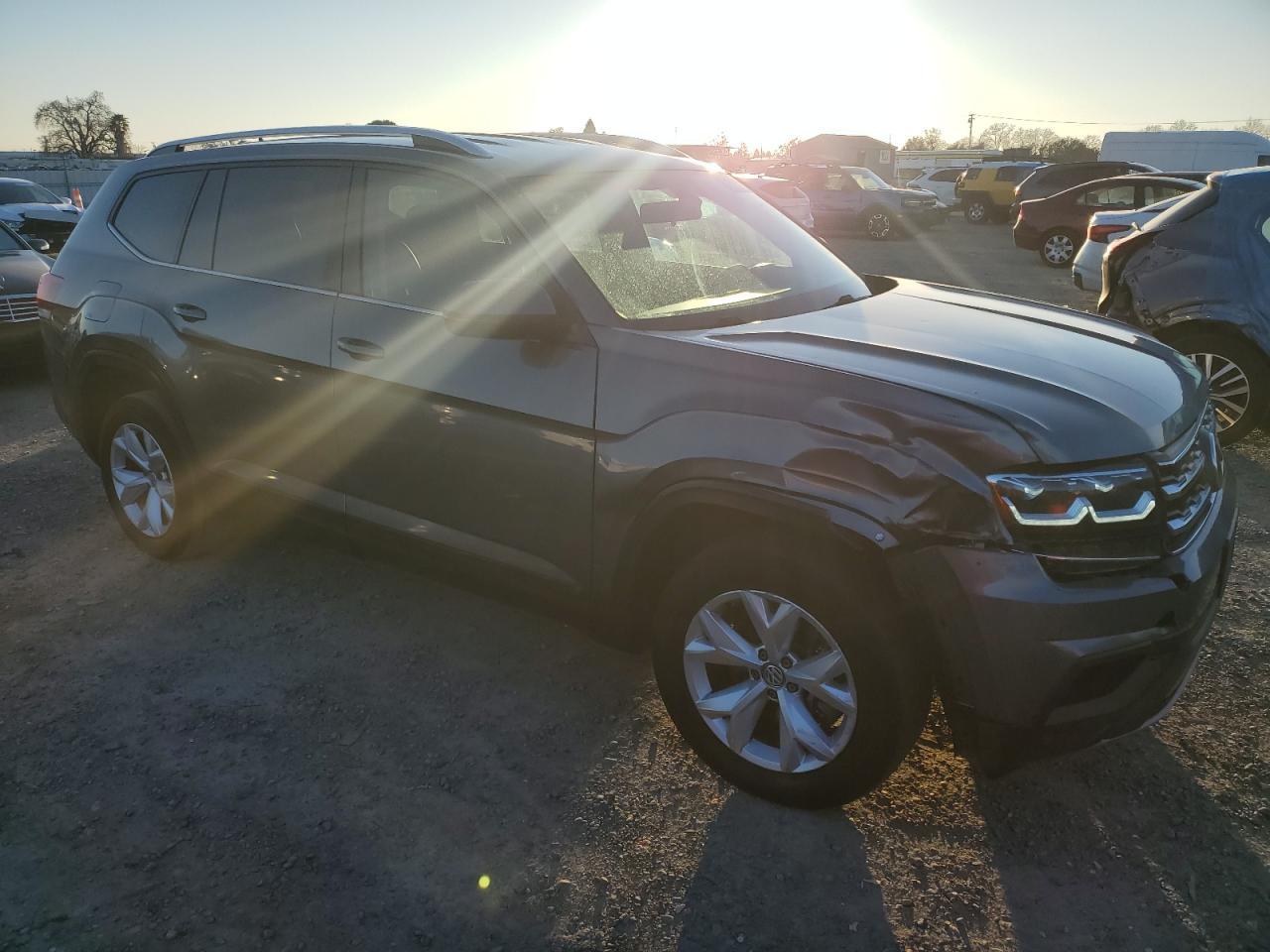 2018 VOLKSWAGEN ATLAS SE - Image 4