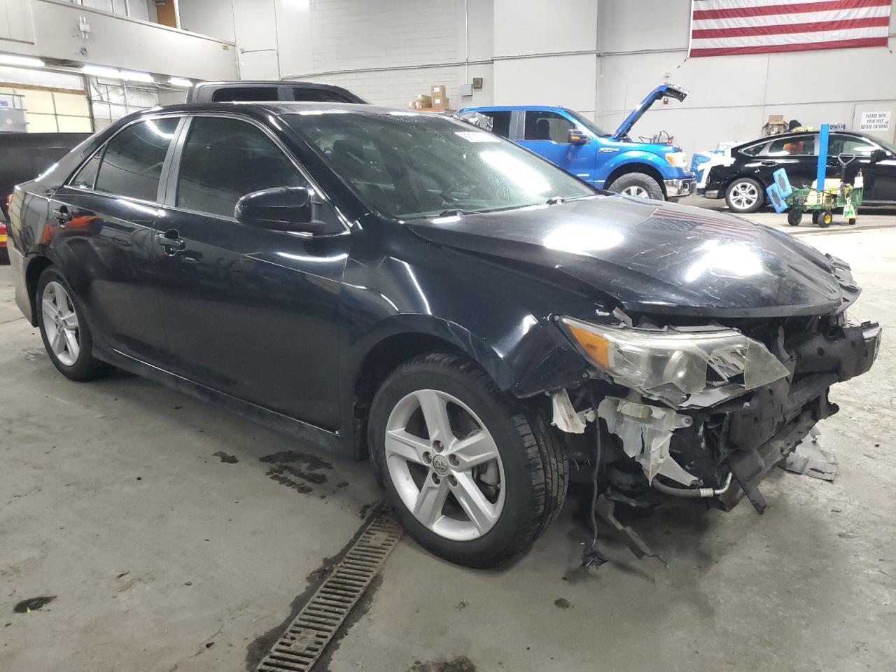 2014 TOYOTA CAMRY L - Image 4