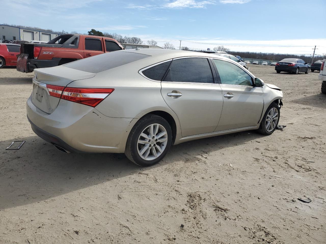 2015 TOYOTA AVALON XLE - Image 3