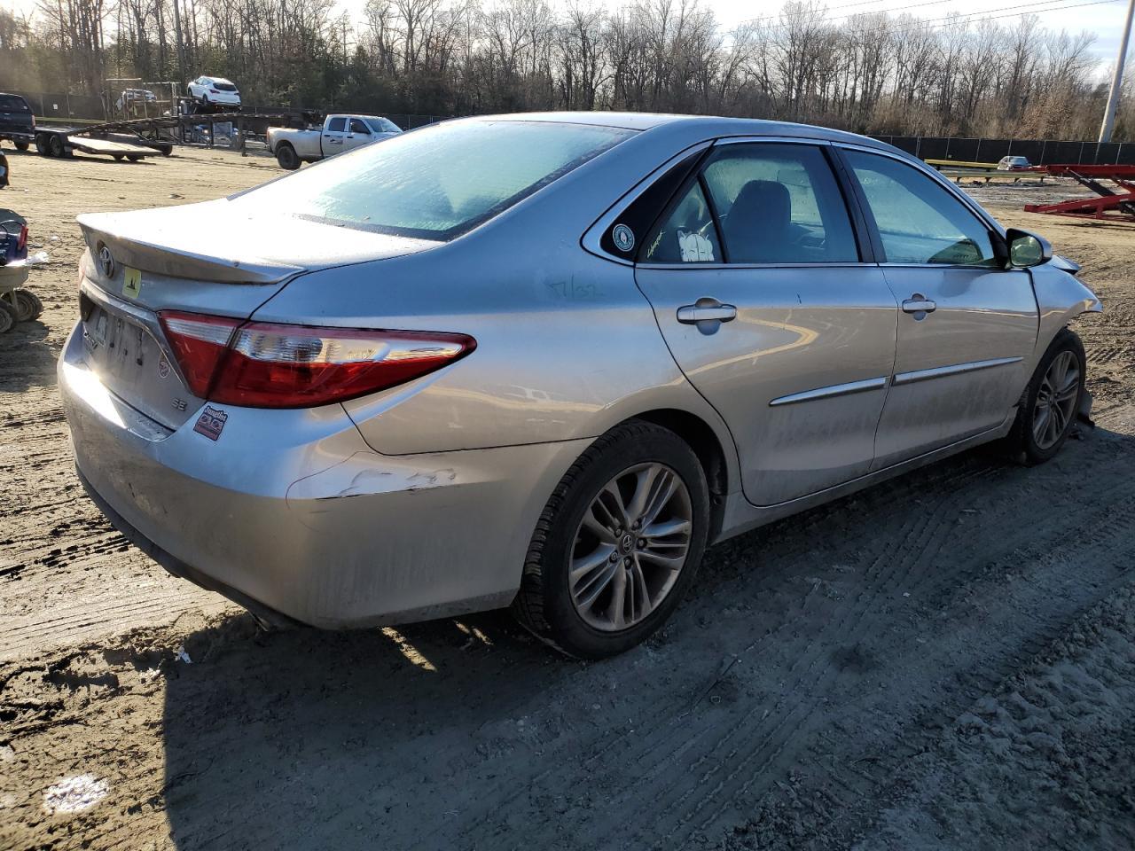 2017 TOYOTA CAMRY LE - Image 3