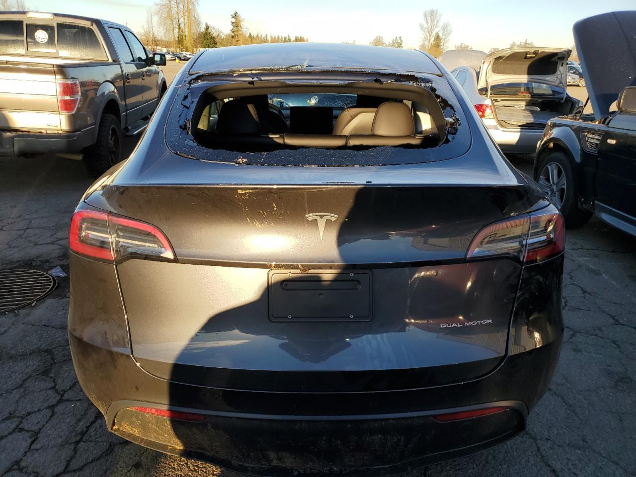 2025 TESLA MODEL Y - Image 6