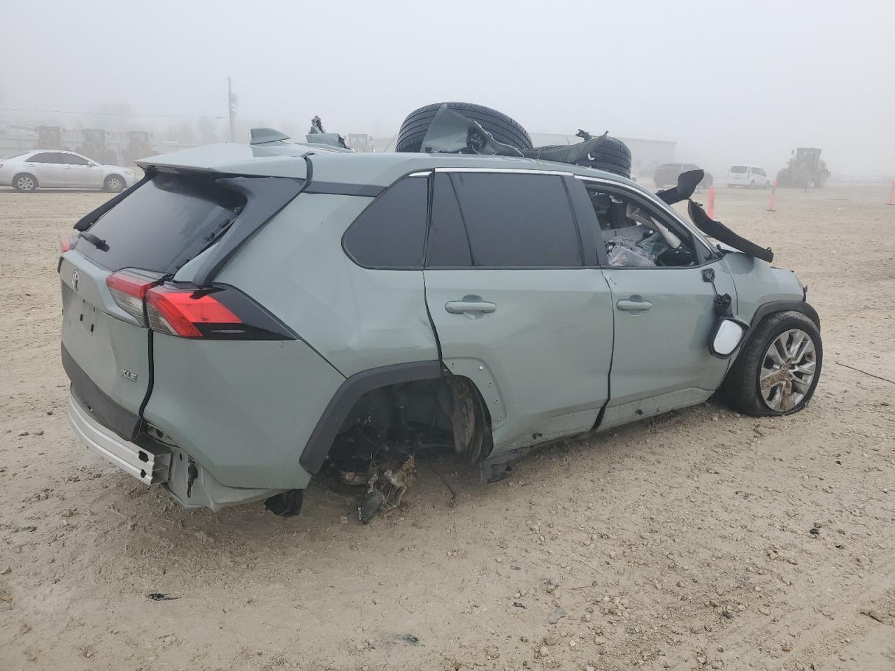 2022 TOYOTA RAV4 XLE P - Image 3
