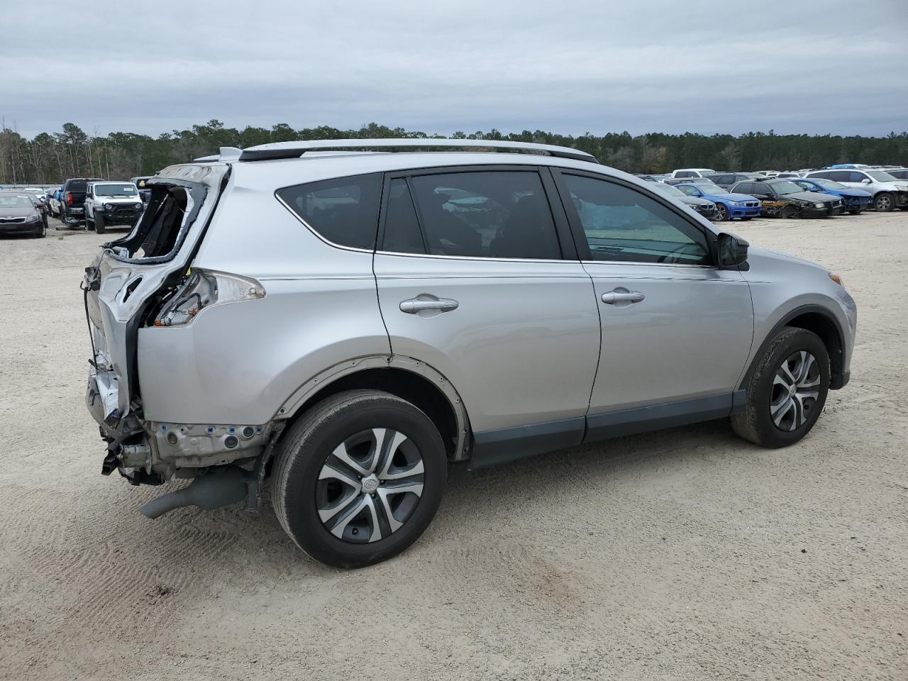 2017 TOYOTA RAV4 LE - Image 3