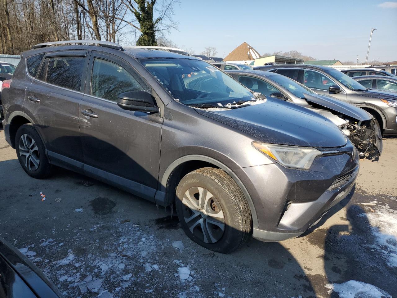 2017 TOYOTA RAV4 LE - Image 4