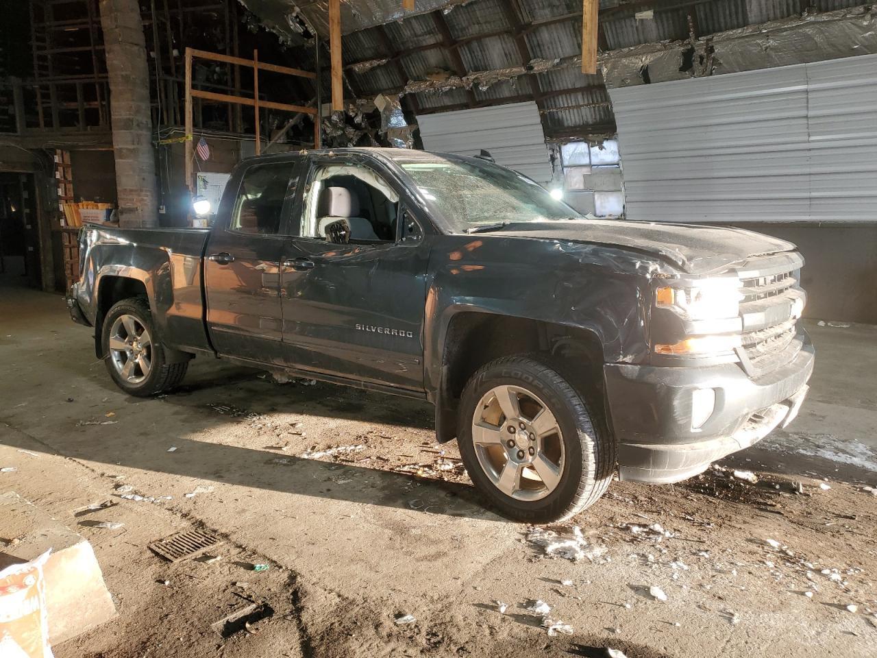 2017 CHEVROLET SILVERADO - Image 4