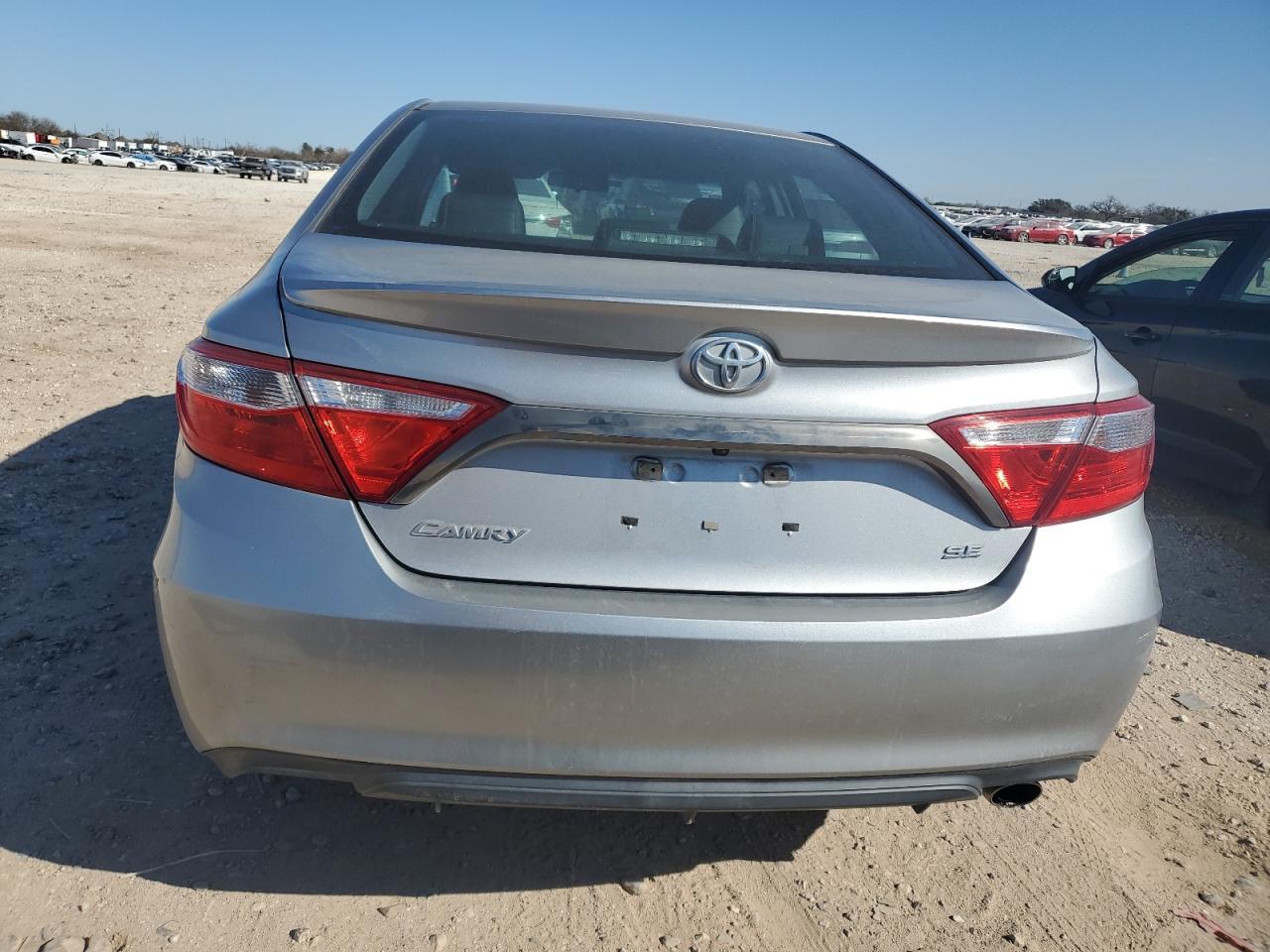 2016 TOYOTA CAMRY LE - Фото 6