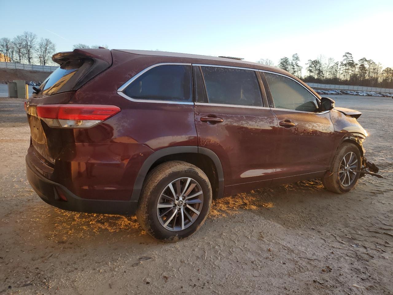 2018 TOYOTA HIGHLANDER - Image 3