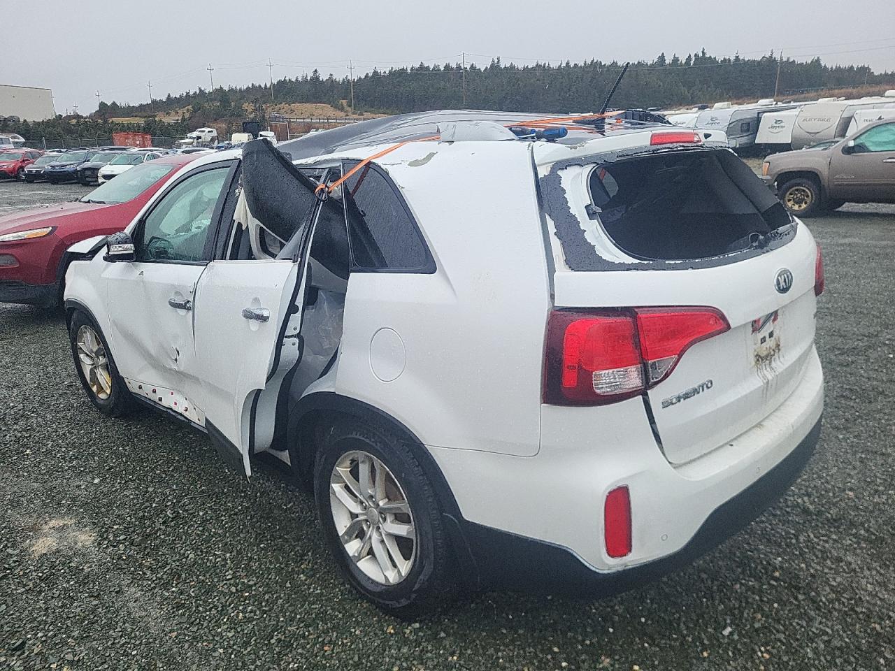 2014 KIA SORENTO LX - Image 2