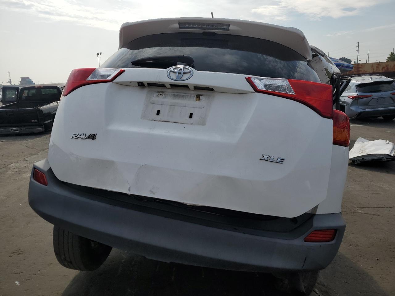 2015 TOYOTA RAV4 XLE - Image 6