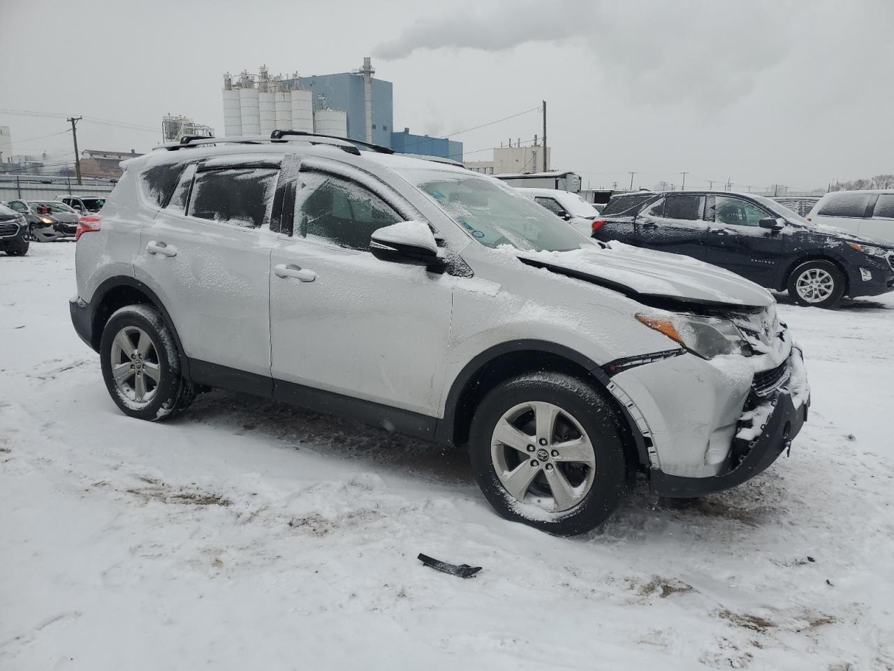 2015 TOYOTA RAV4 XLE - Image 4