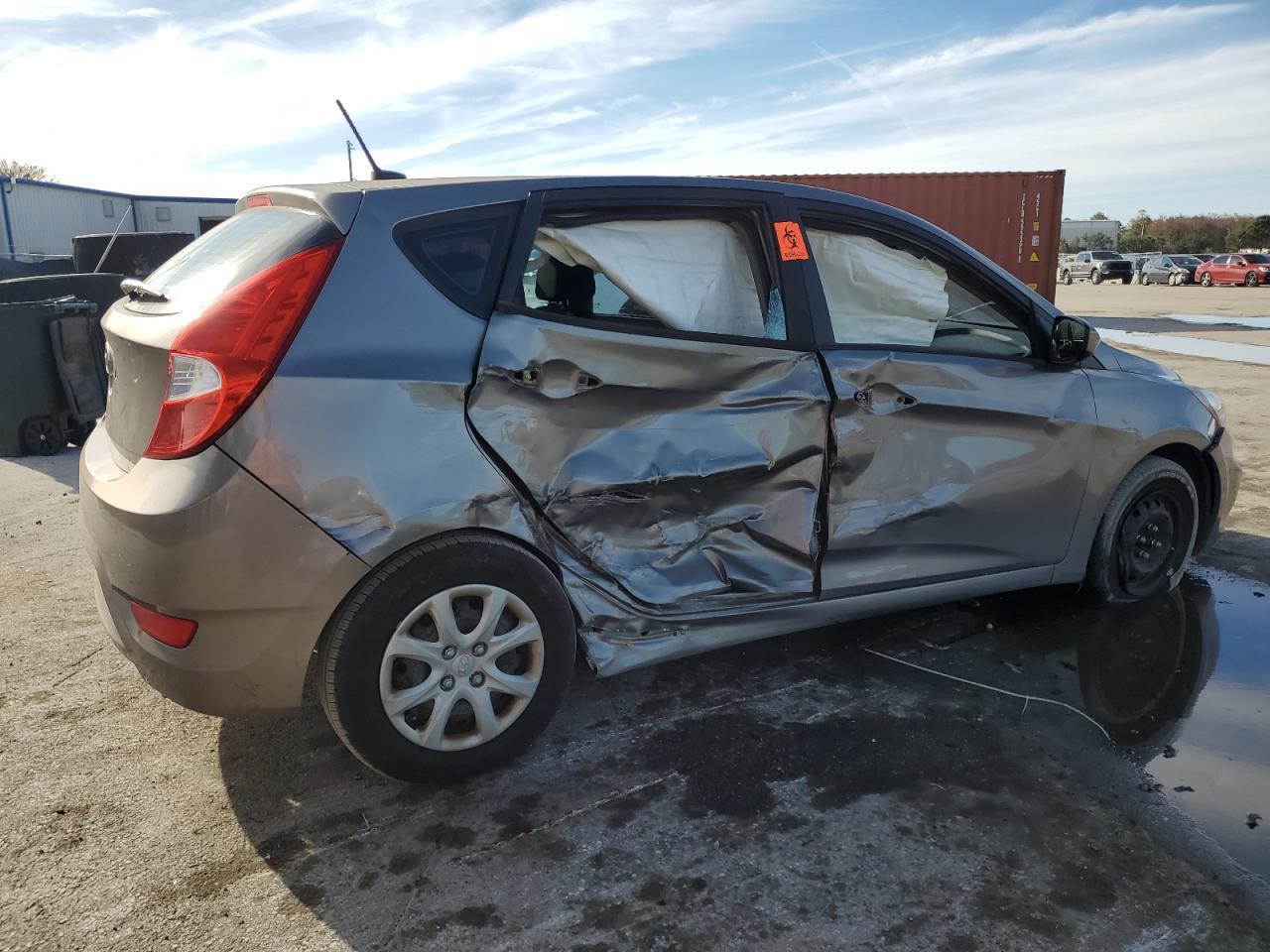 2014 HYUNDAI ACCENT GLS - Фото 3