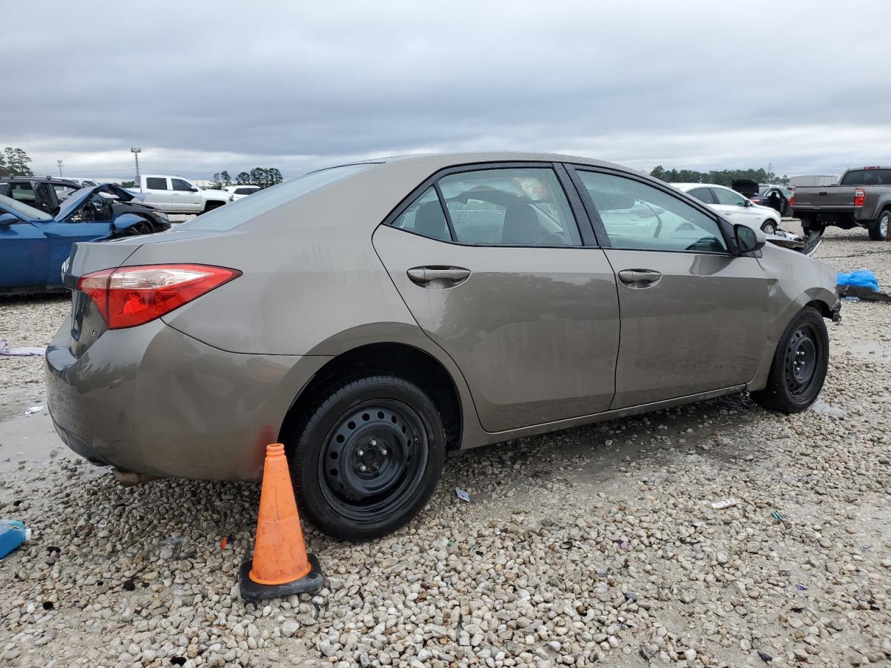 2018 TOYOTA COROLLA L - Image 3