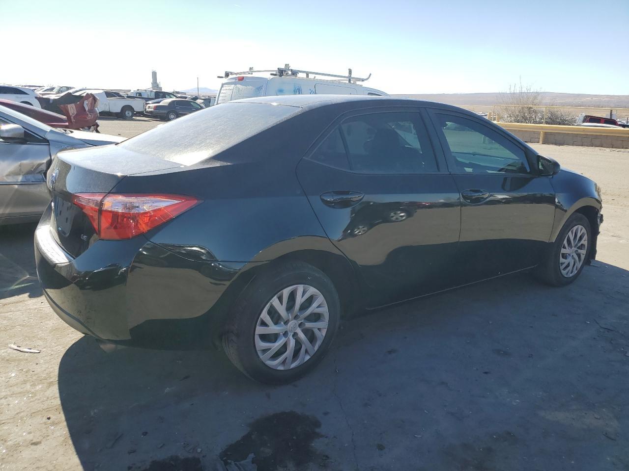 2018 TOYOTA COROLLA L - Фото 3