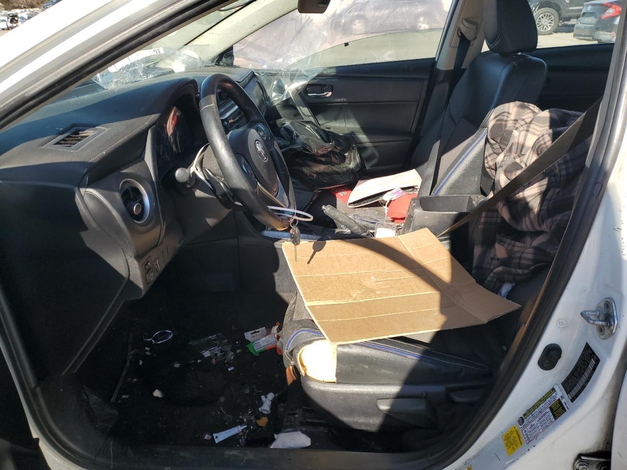 2019 TOYOTA COROLLA L - Фото 7