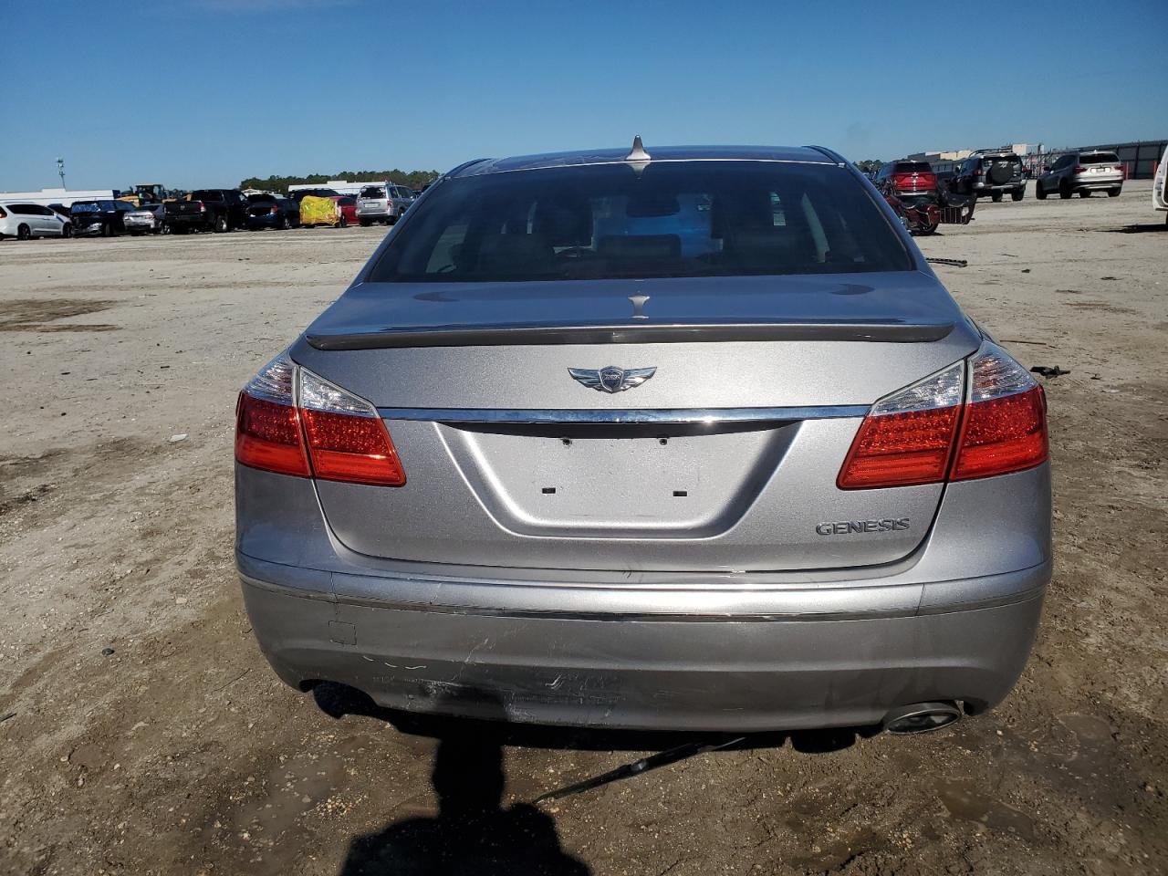 2011 HYUNDAI GENESIS 3. - Image 6