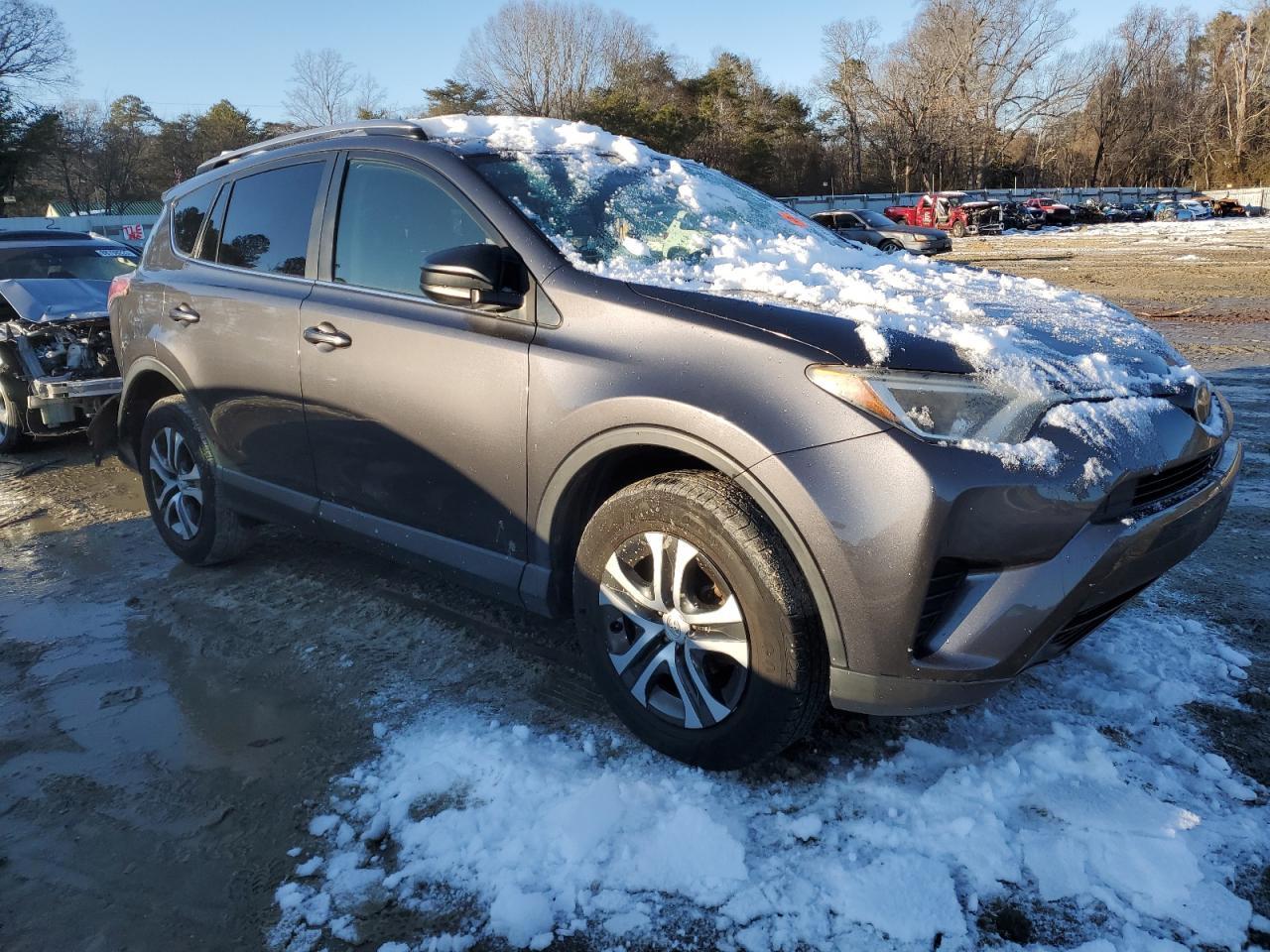 2017 TOYOTA RAV4 LE - Image 4