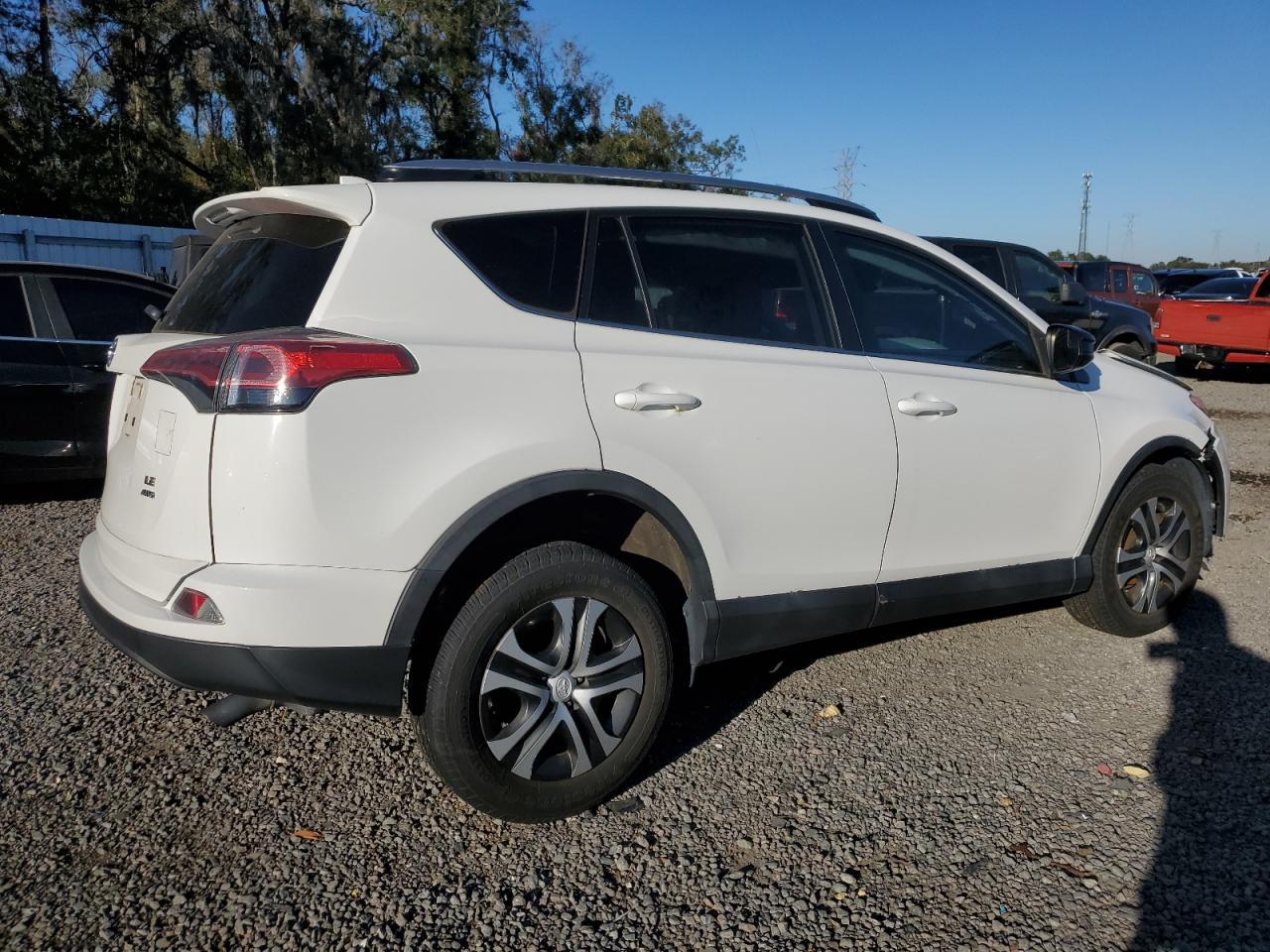 2018 TOYOTA RAV4 LE - Image 3