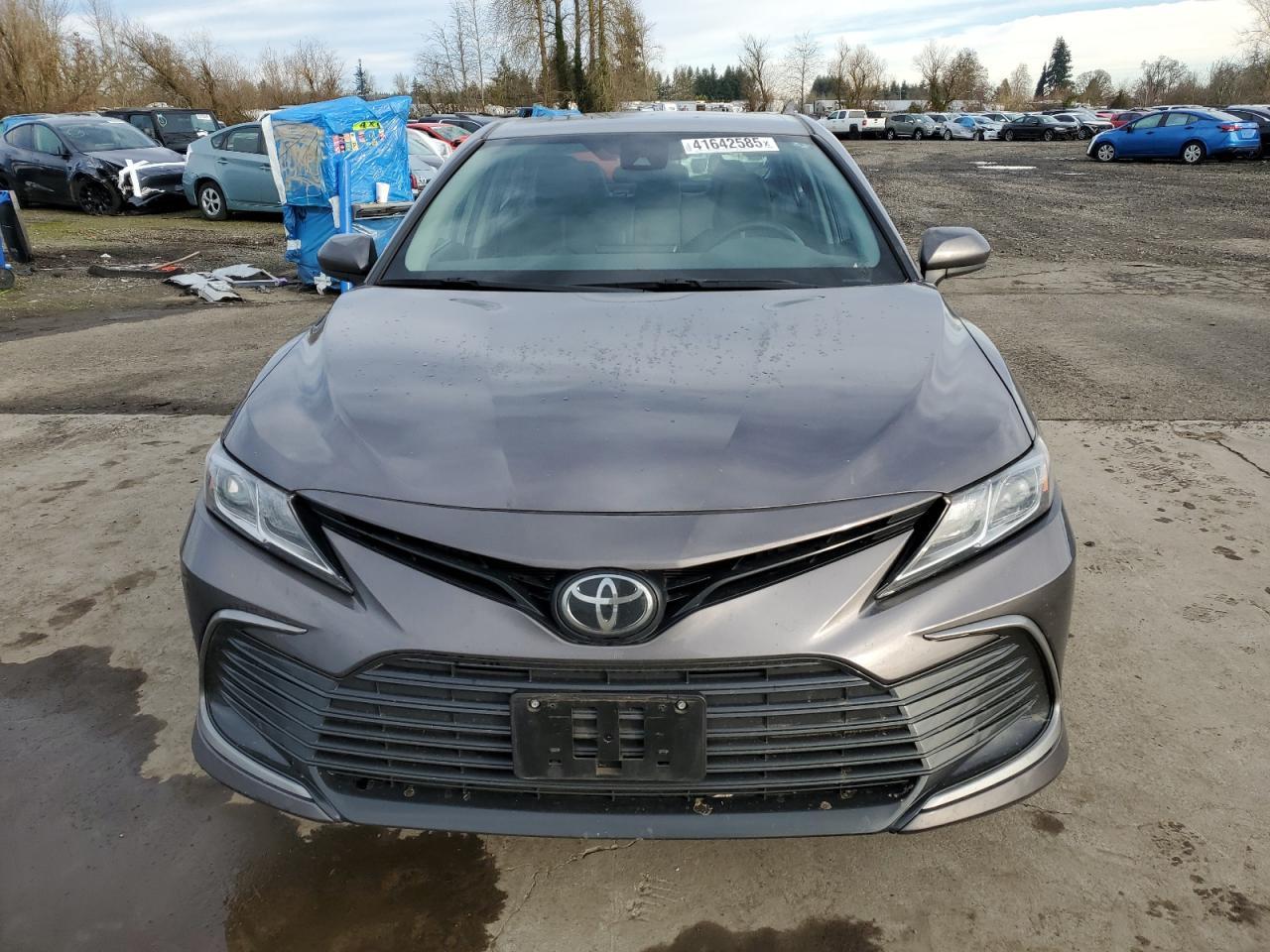 2023 TOYOTA CAMRY LE - Фото 5