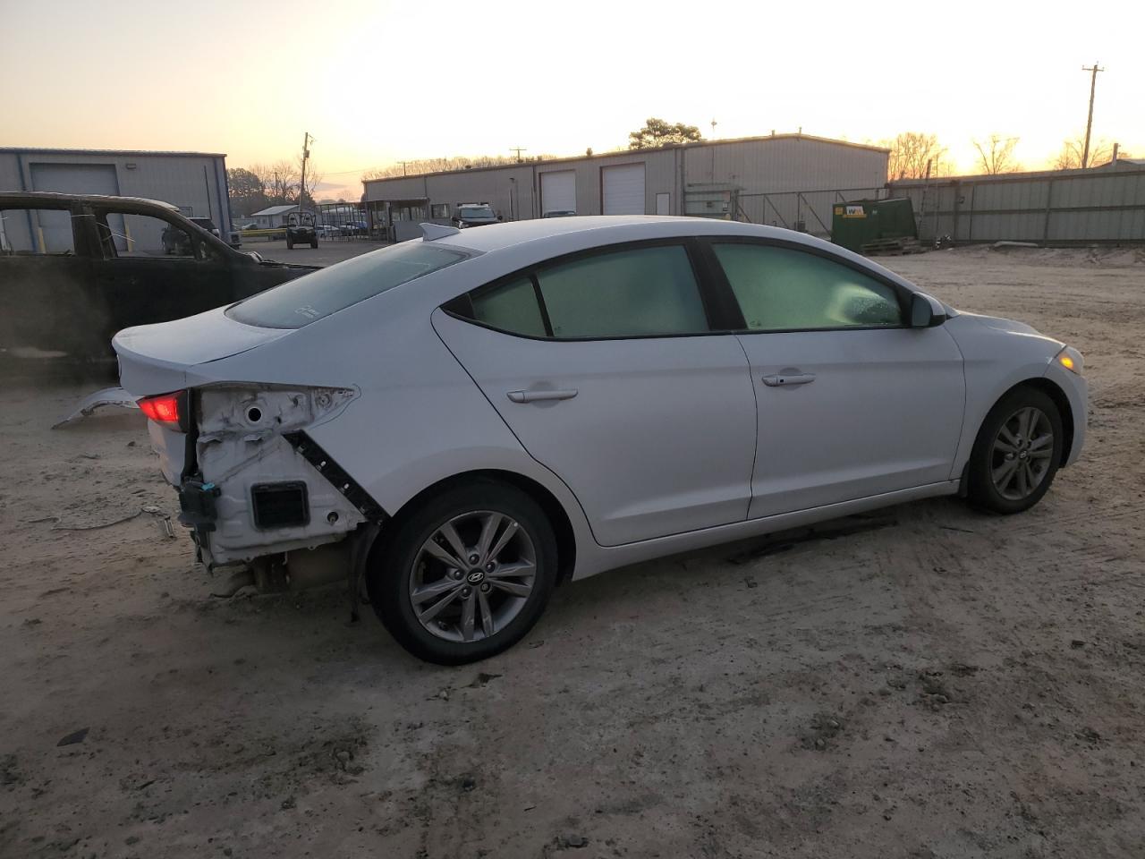 2017 HYUNDAI ELANTRA SE - Фото 3
