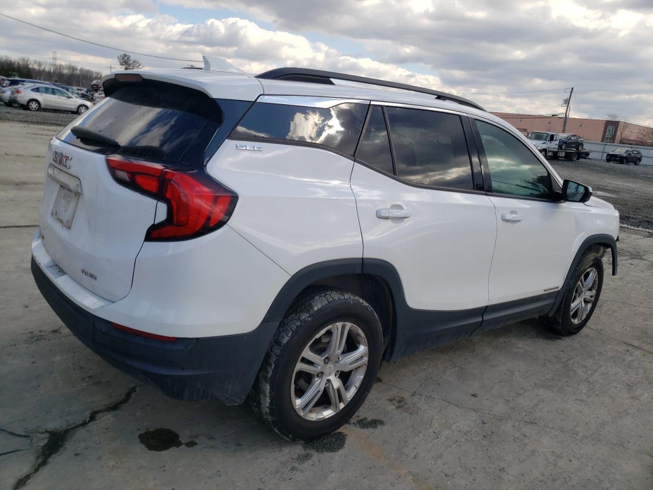 2018 GMC TERRAIN SL - Image 3