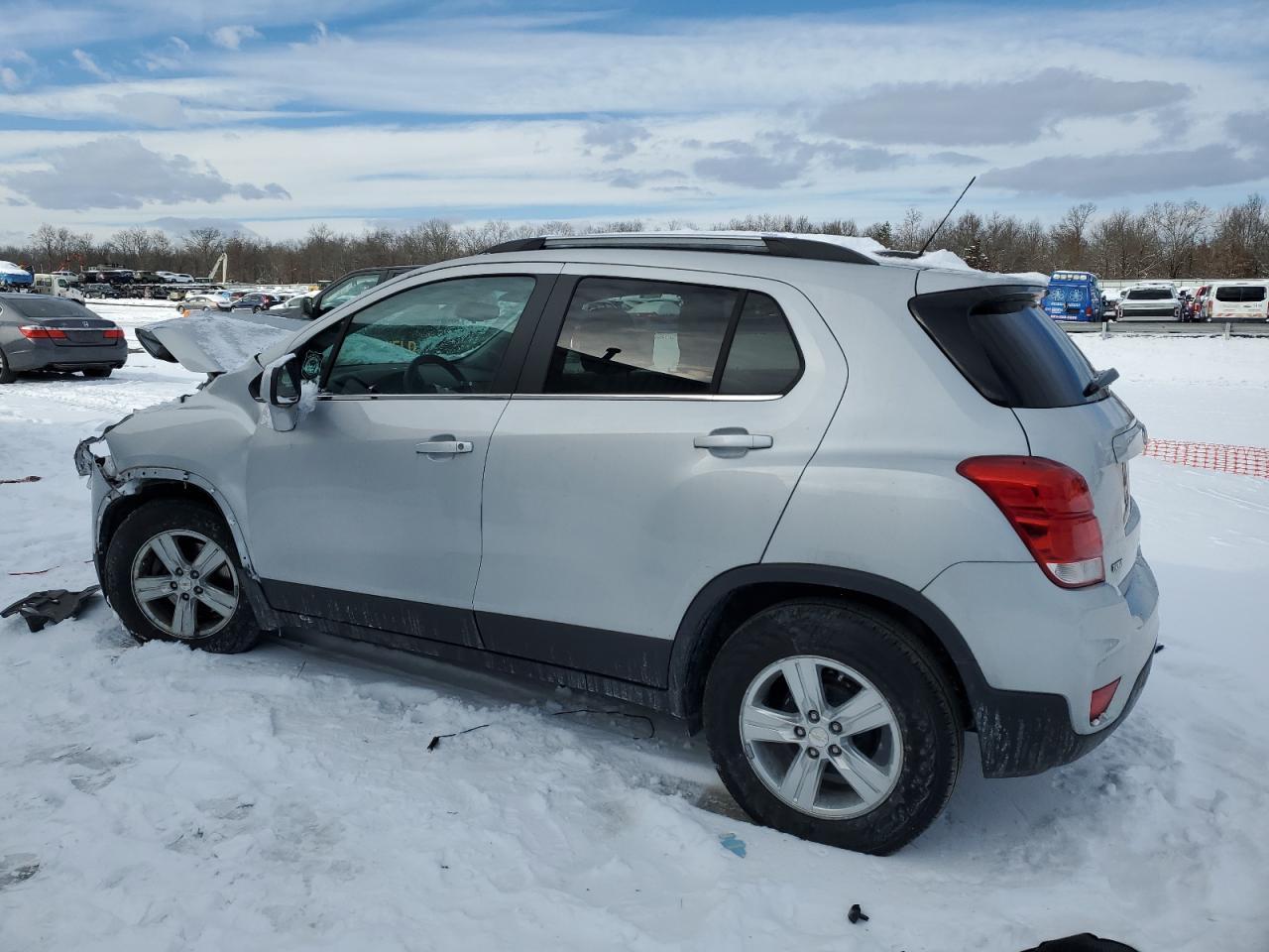 2019 CHEVROLET TRAX 1LT - Image 2