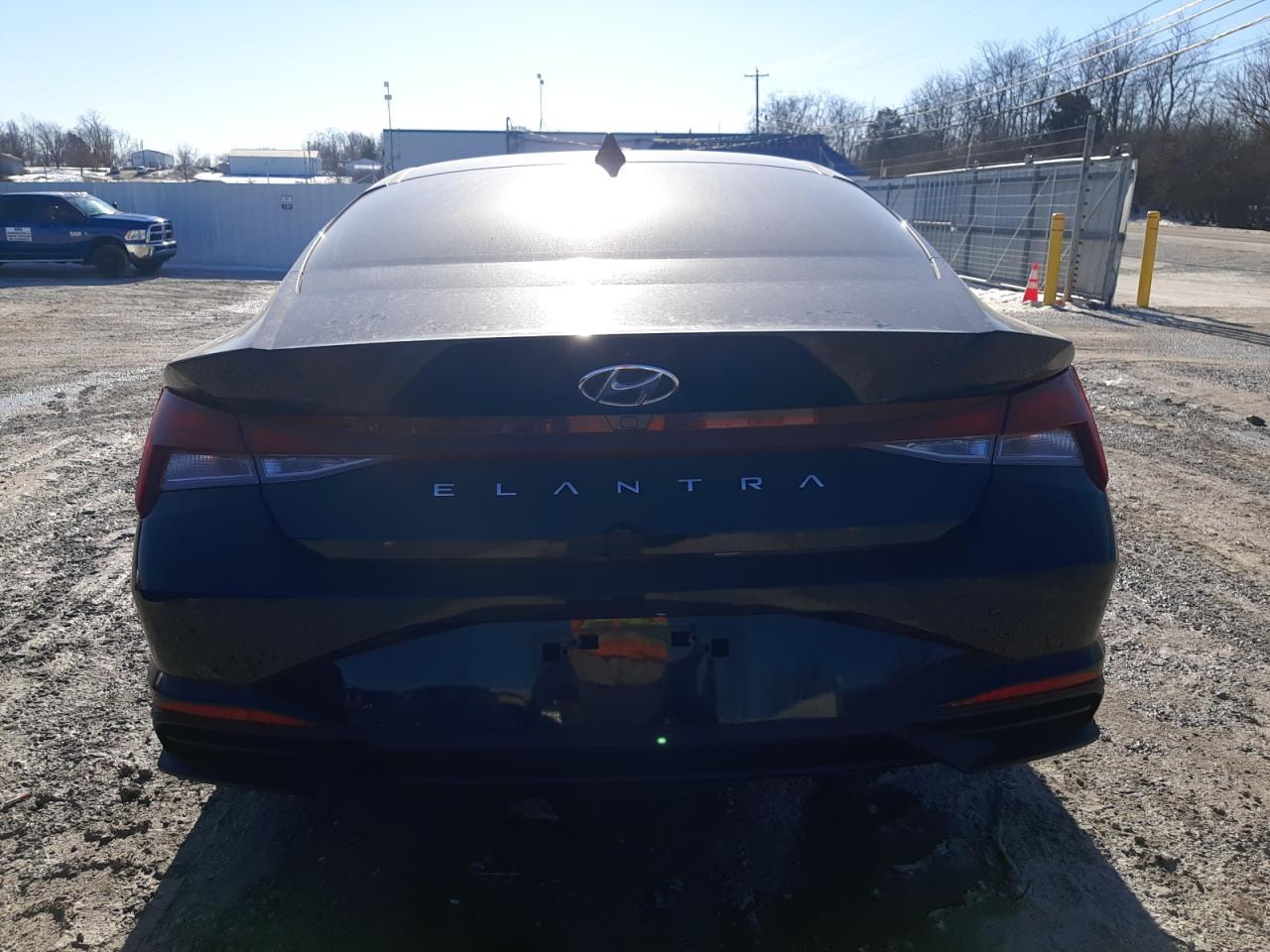 2023 HYUNDAI ELANTRA SE - Фото 6