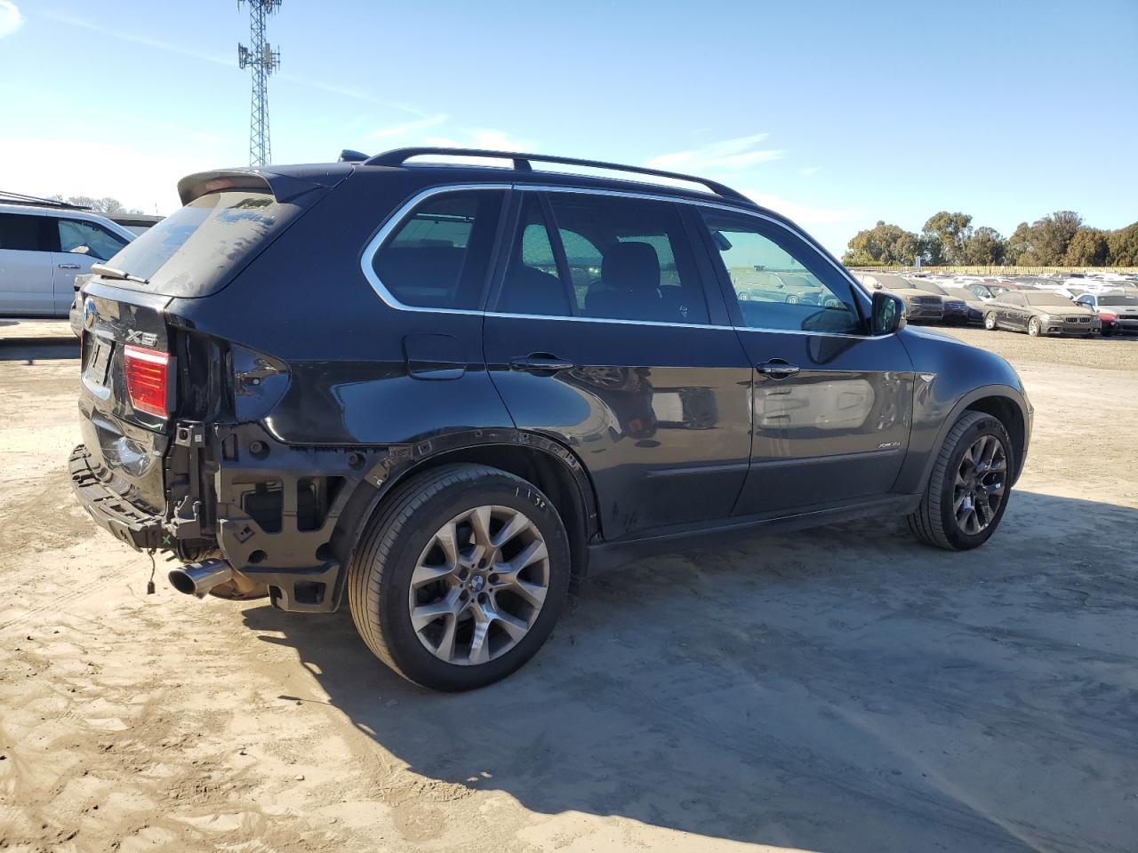 2013 BMW X5 XDRIVE3 - Image 3