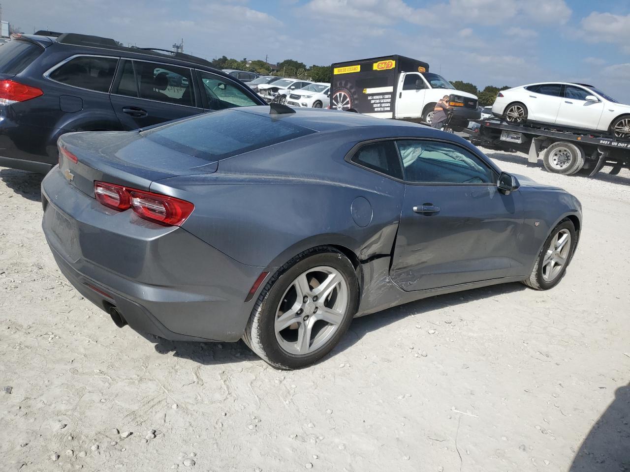2019 CHEVROLET CAMARO LS - Фото 3