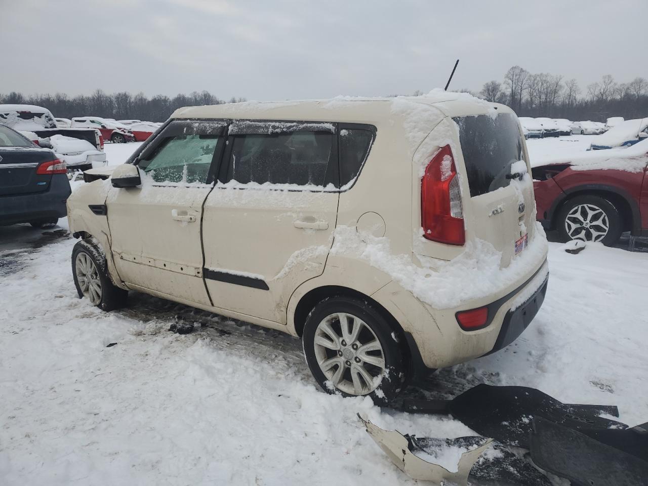 2013 KIA SOUL + - Image 2