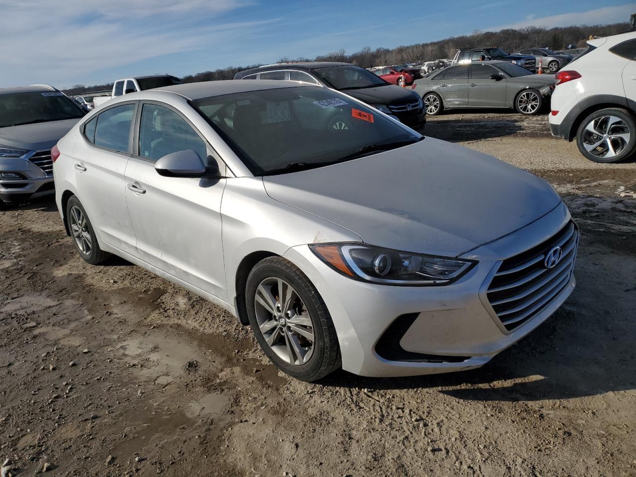 2018 HYUNDAI ELANTRA SE - Фото 4