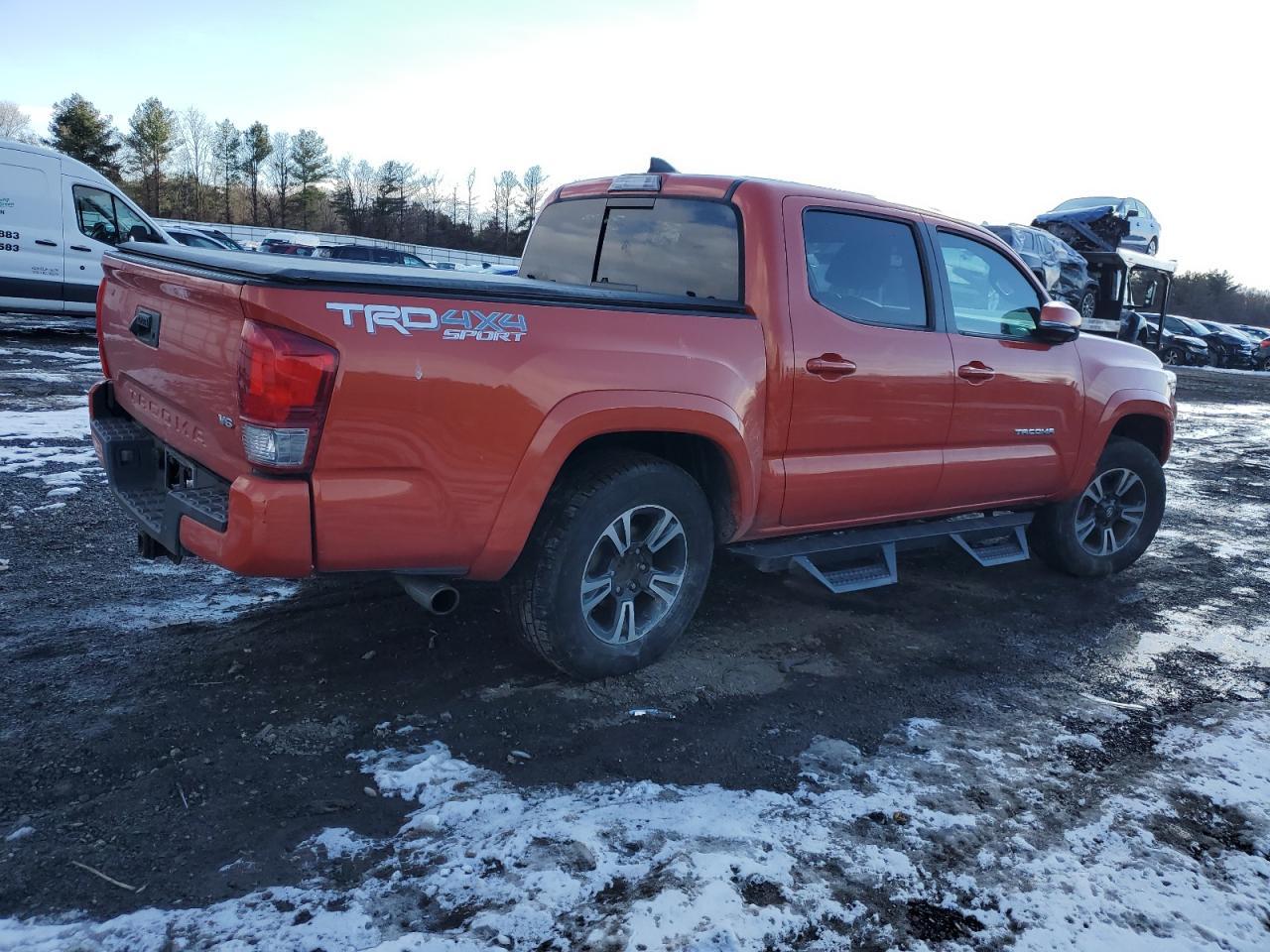 2017 TOYOTA TACOMA DOU - Фото 3