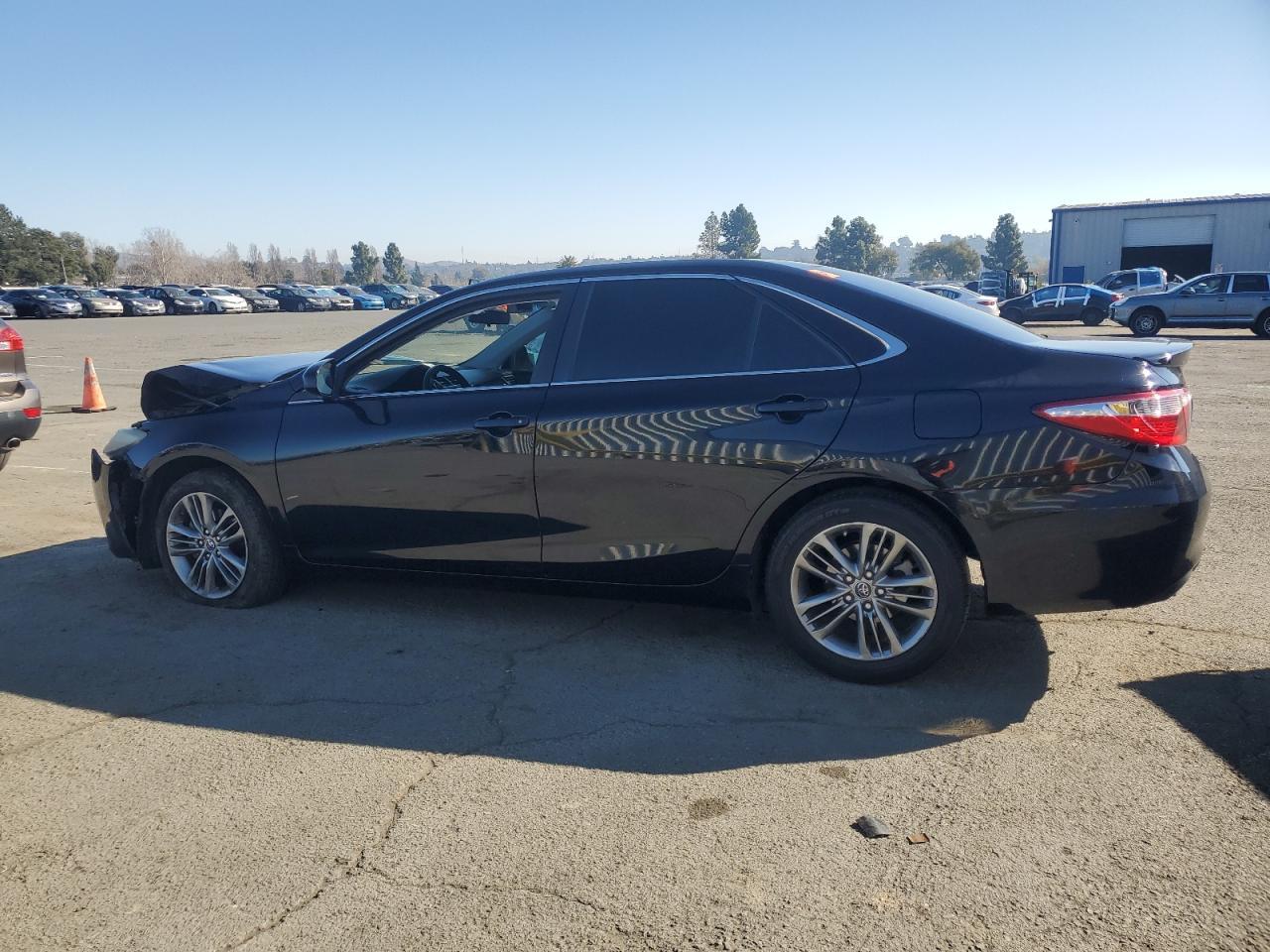 2016 TOYOTA CAMRY LE - Image 2
