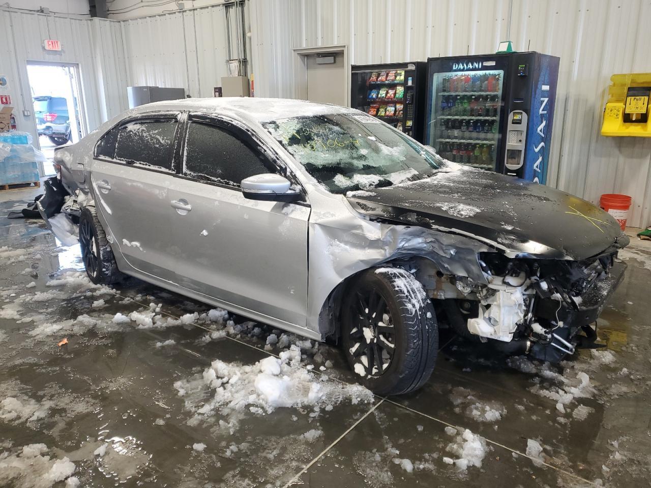 2014 VOLKSWAGEN JETTA SE - Image 4
