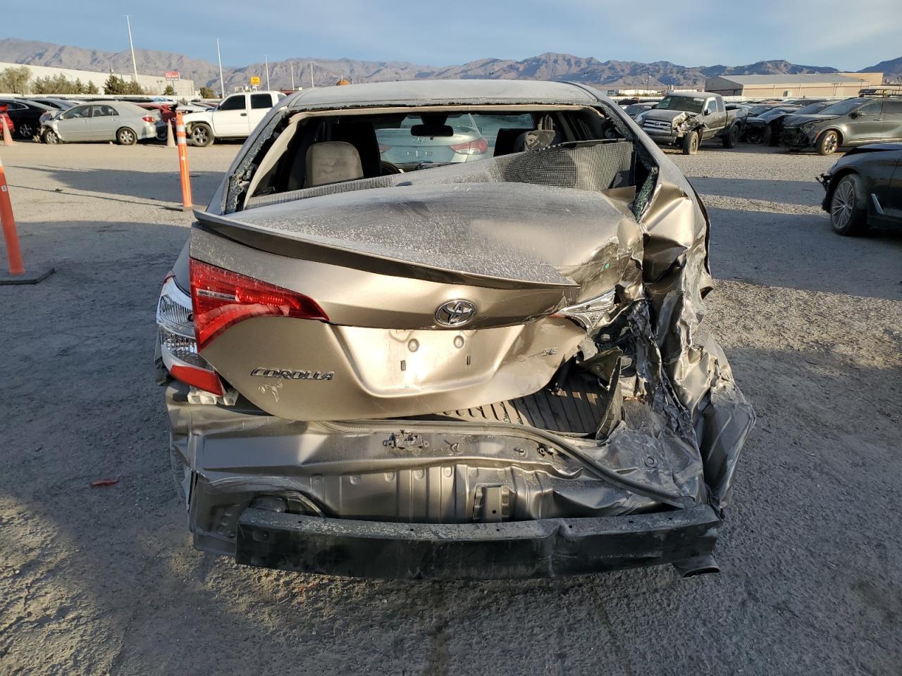 2019 TOYOTA COROLLA L - Image 6