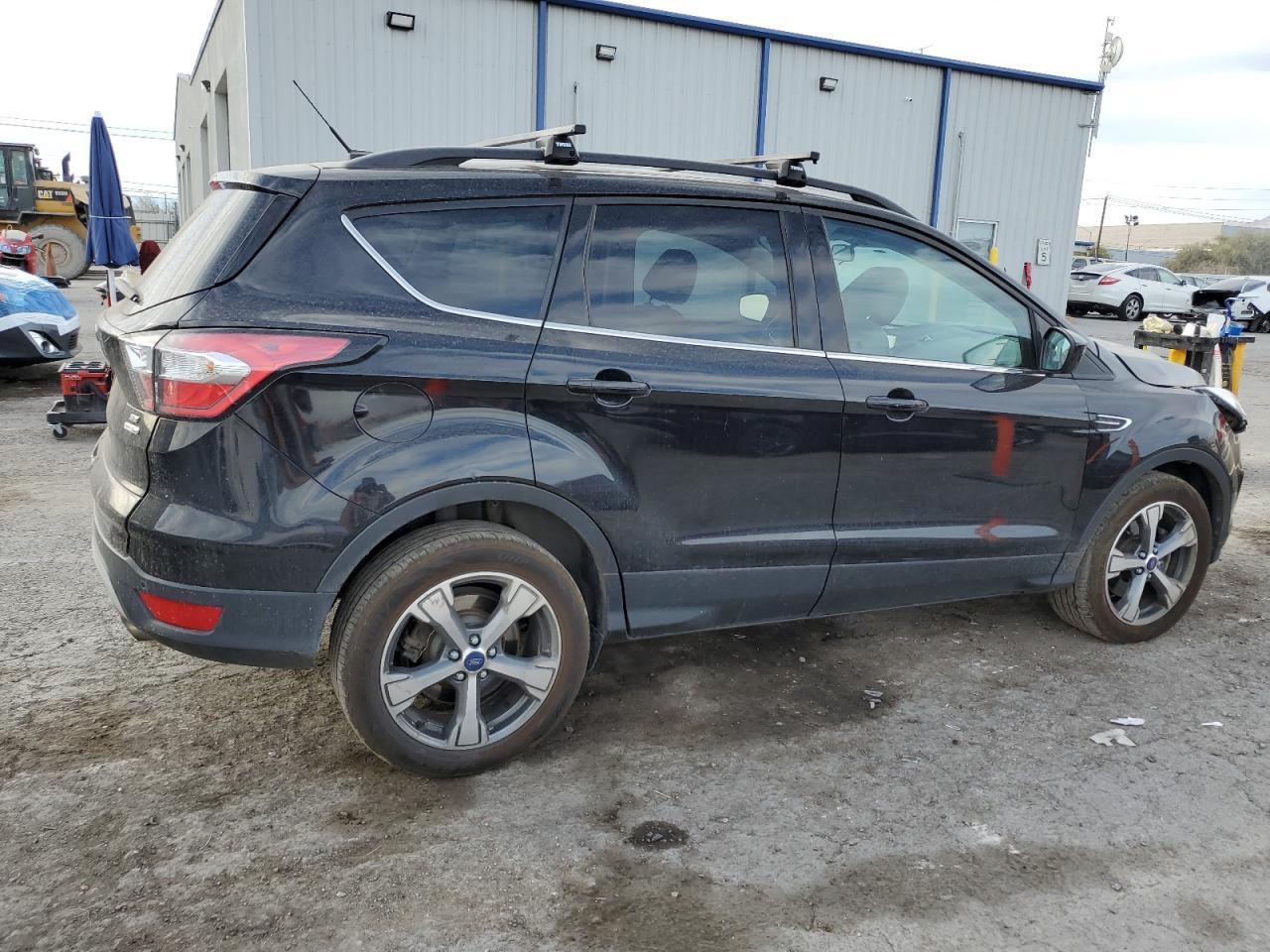 2017 FORD ESCAPE SE - Фото 3