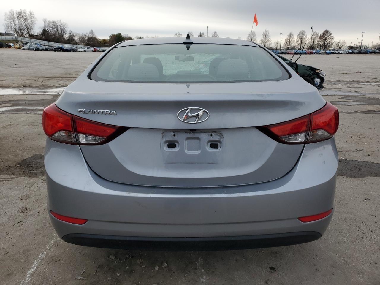 2015 HYUNDAI ELANTRA SE - Image 6