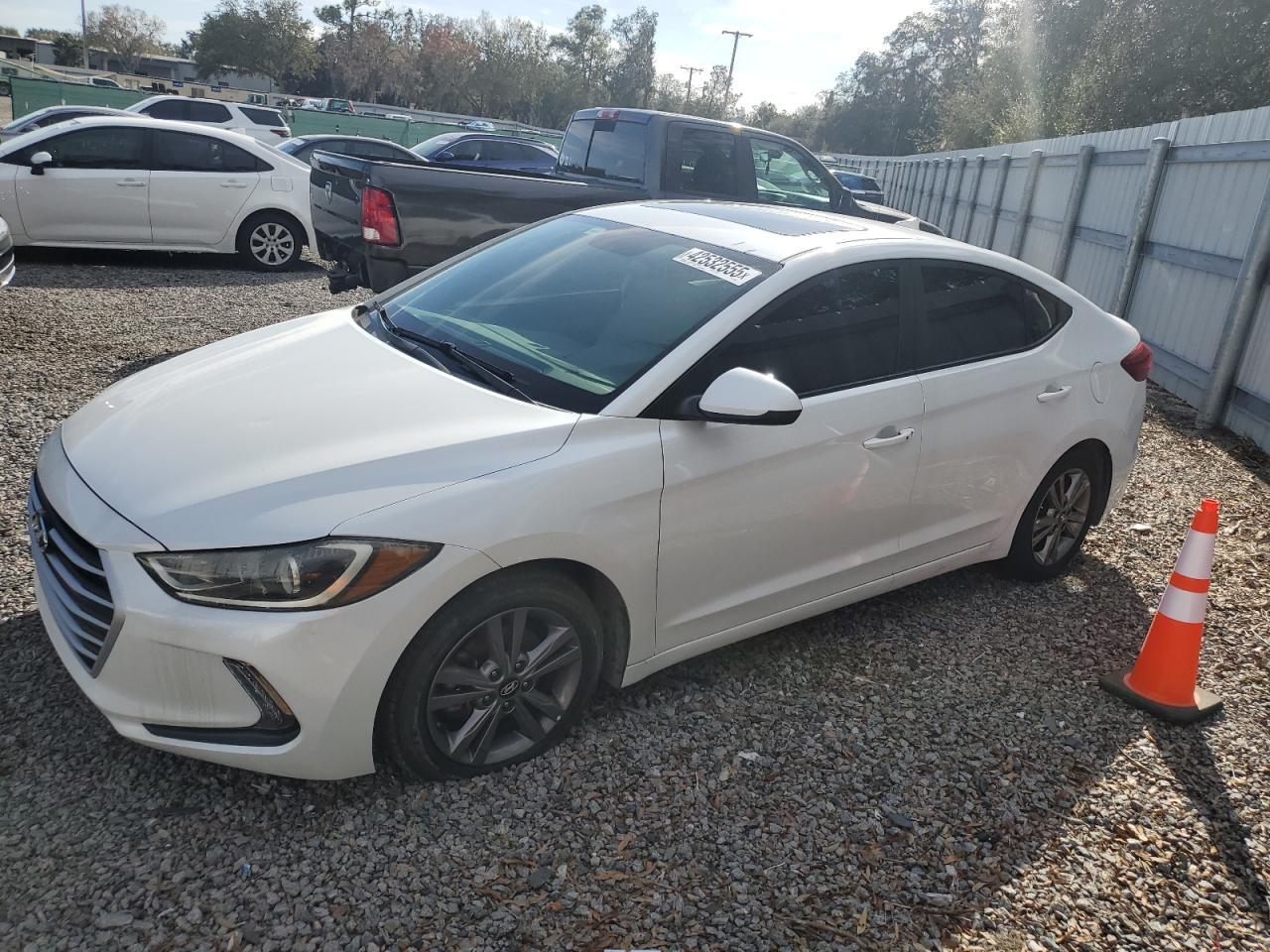 2018 HYUNDAI ELANTRA SE