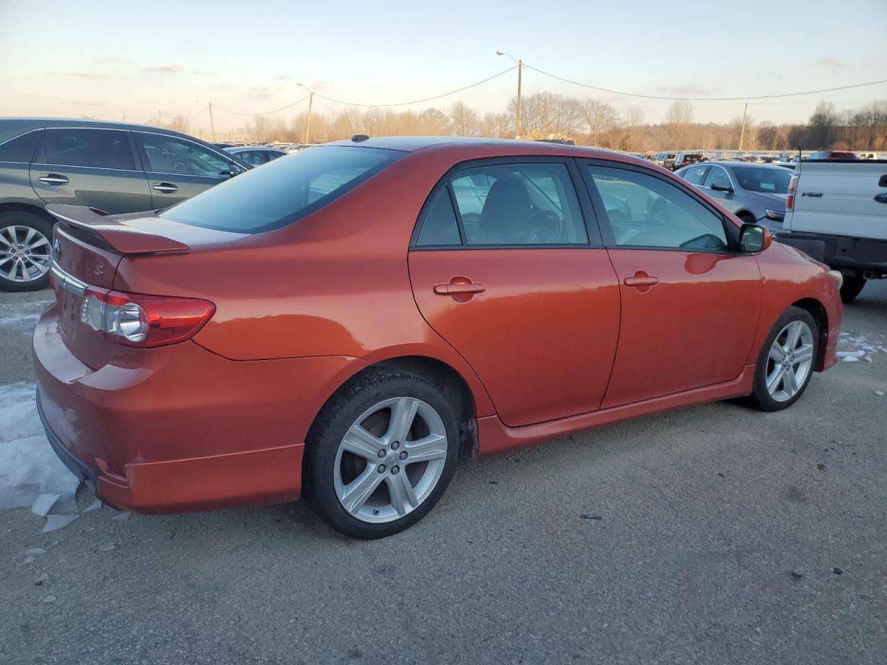 2013 TOYOTA COROLLA BA - Фото 3