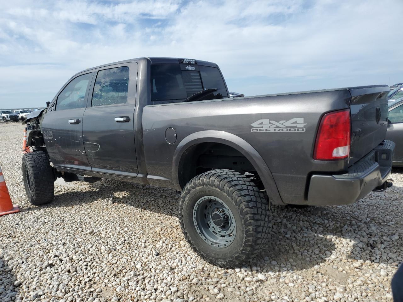 2017 RAM 2500 SLT - Image 2