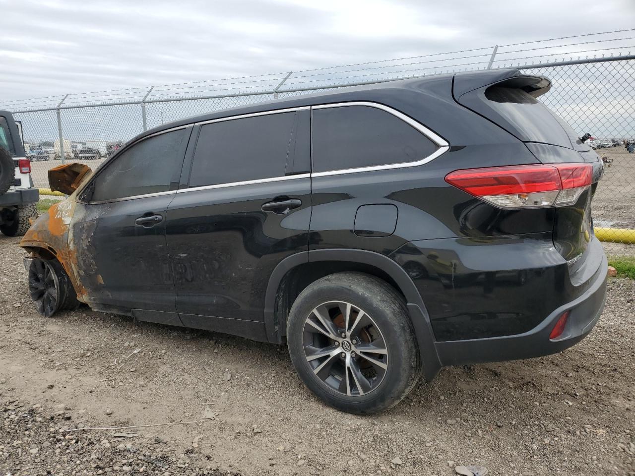 2018 TOYOTA HIGHLANDER - Image 2