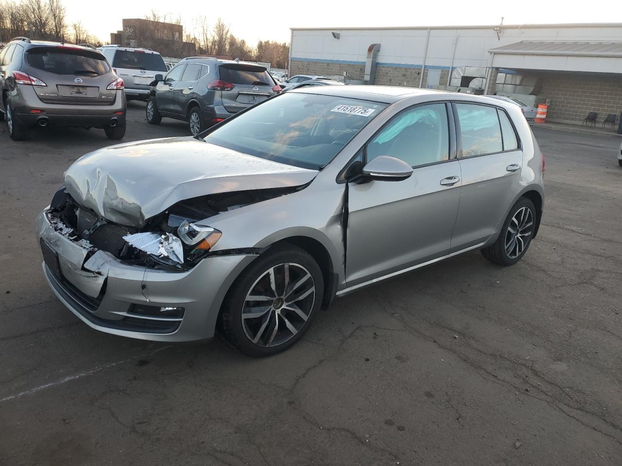 2015 VOLKSWAGEN GOLF