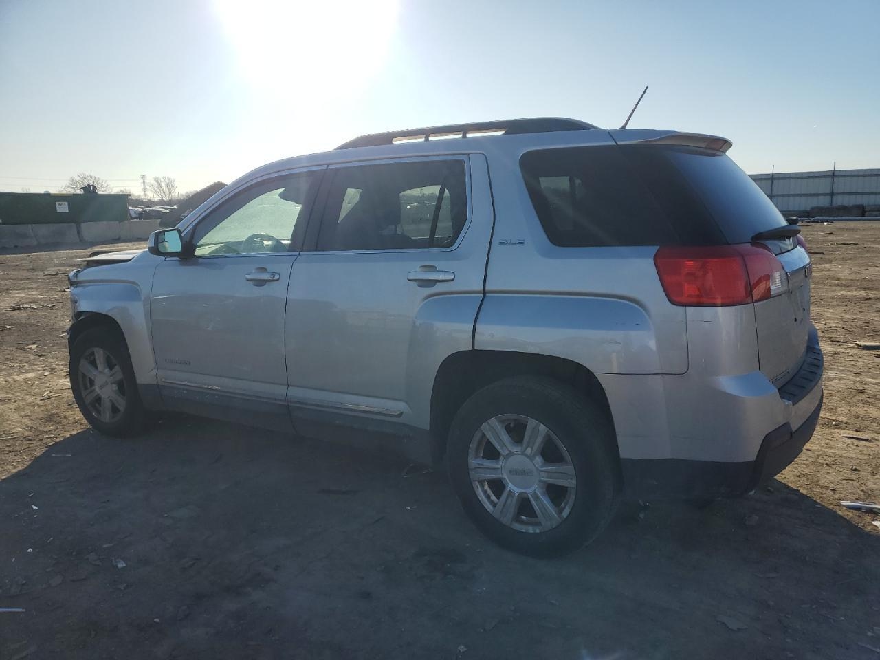 2014 GMC TERRAIN SL - Фото 2