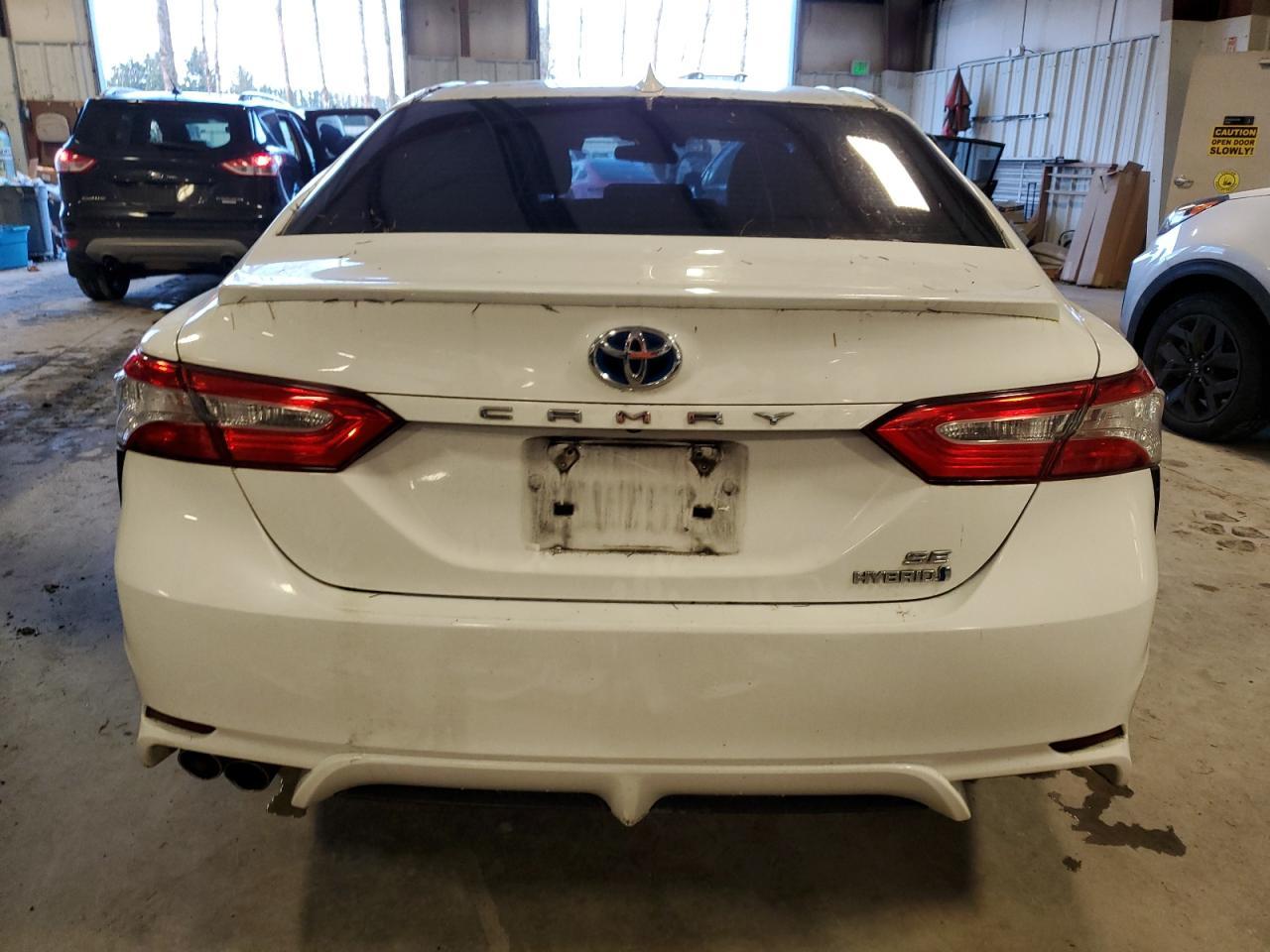 2020 TOYOTA CAMRY SE - Фото 6