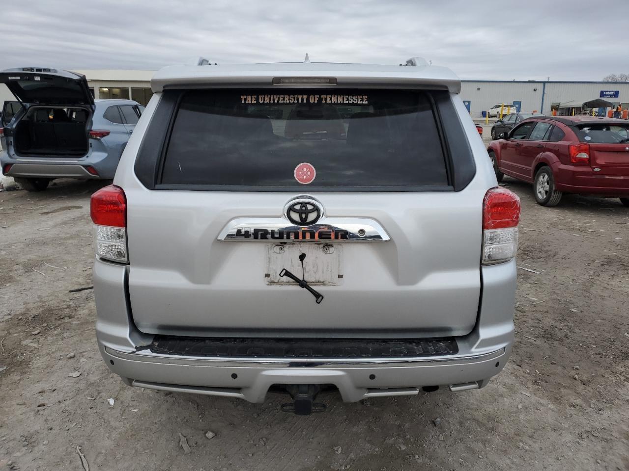 2011 TOYOTA 4RUNNER SR - Image 6