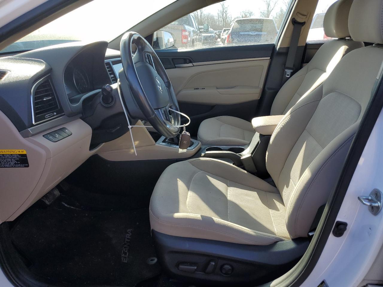 2017 HYUNDAI ELANTRA SE - Image 7