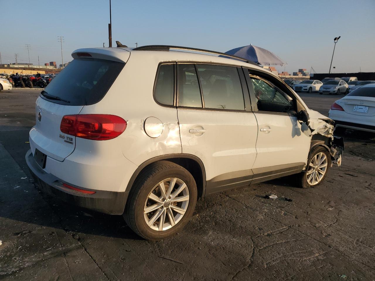 2015 VOLKSWAGEN TIGUAN S - Фото 3